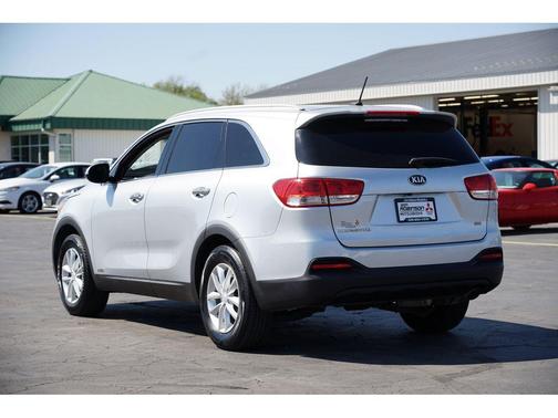 2017 Kia Sorento LX