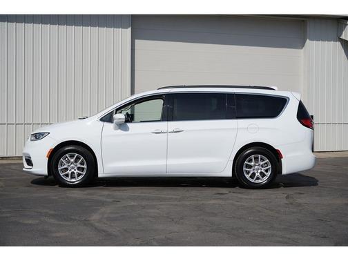 2022 Chrysler Pacifica Touring-L