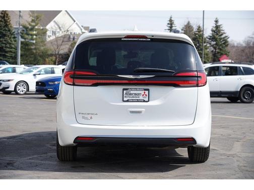 2022 Chrysler Pacifica Touring-L