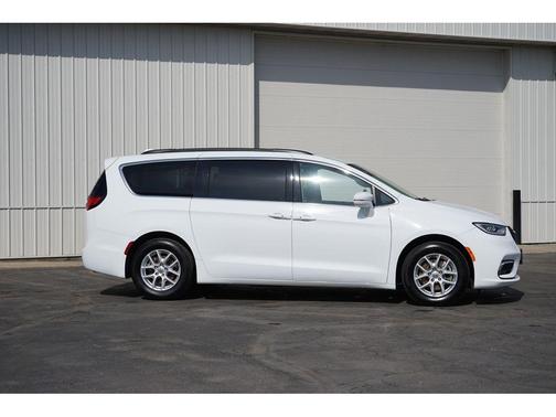 2022 Chrysler Pacifica Touring-L