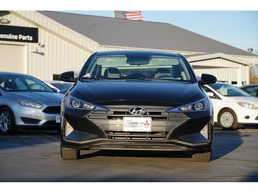 2019 Hyundai ELANTRA SE
