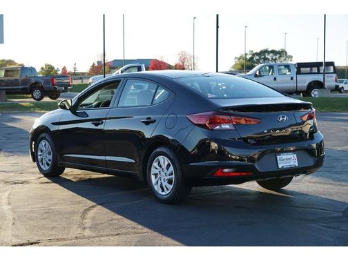 2019 Hyundai ELANTRA SE