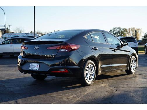 2019 Hyundai ELANTRA SE