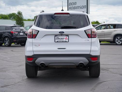 Oxford White 2018 Ford Escape SE