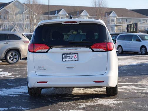 2021 Chrysler Voyager LX