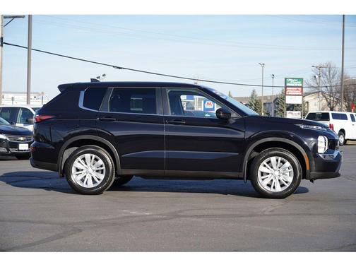 2025 Mitsubishi Outlander ES