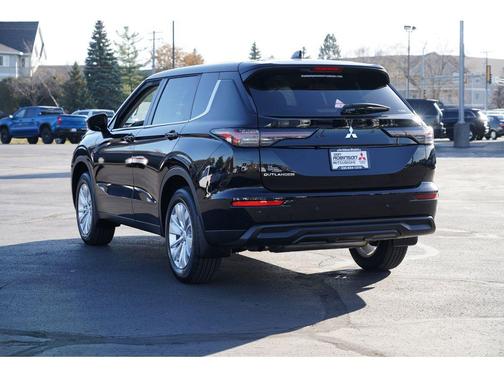 2025 Mitsubishi Outlander ES