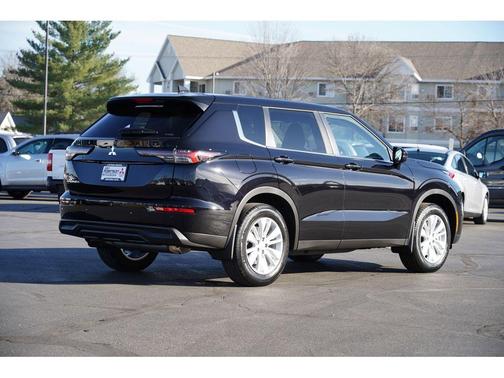 2025 Mitsubishi Outlander ES