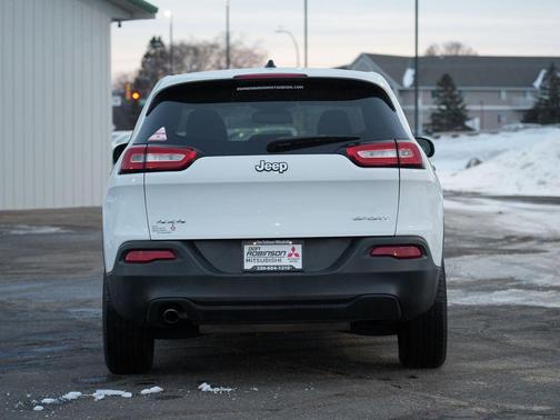 2017 Jeep Cherokee Sport