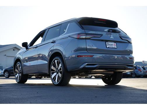 2025 Mitsubishi Outlander SEL