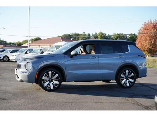 2025 Mitsubishi Outlander SEL