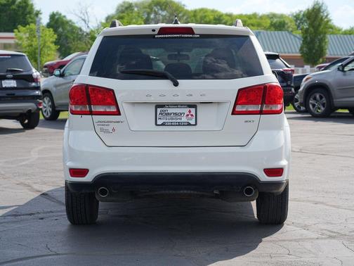 White 2014 Dodge Journey SXT