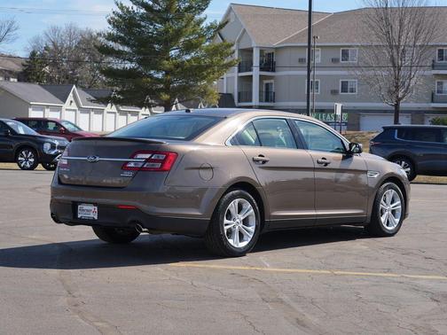 2015 Ford Taurus SEL