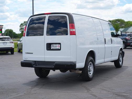 Summit White 2017 Chevrolet Express 2500 Work Van