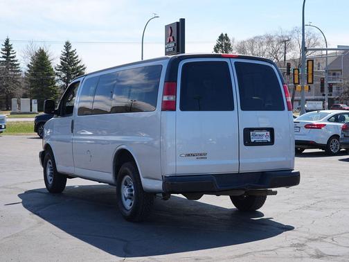 Silver Ice Metallic 2016 Chevrolet Express 2500 LS
