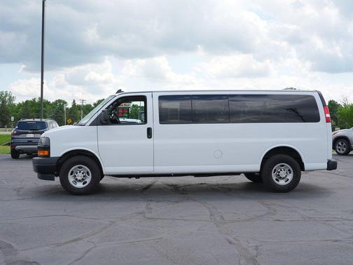 Summit White 2022 Chevrolet Express 3500 LS