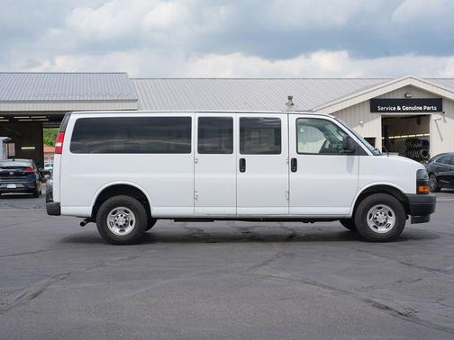 Summit White 2022 Chevrolet Express 3500 LS