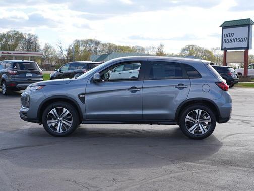 Mercury Gray Metallic 2026 Mitsubishi Outlander Sport 2.0 ES