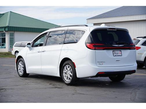 2022 Chrysler Pacifica Touring-L