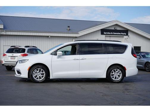 2022 Chrysler Pacifica Touring-L