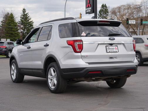 Ingot Silver Metallic 2018 Ford Explorer Base