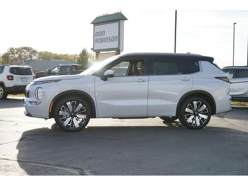 2025 Mitsubishi Outlander SEL