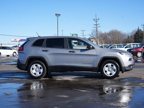 2016 Jeep Cherokee Sport