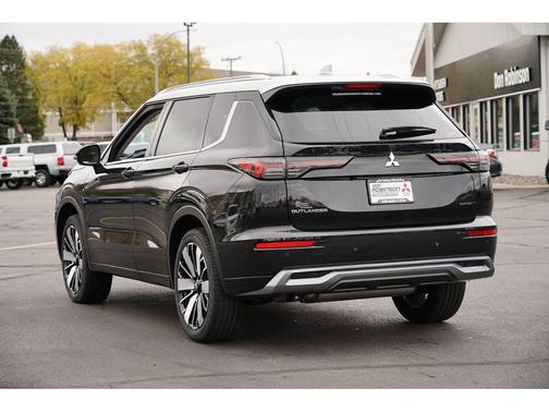 2025 Mitsubishi Outlander Platinum Edition