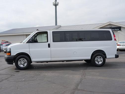 Summit White 2020 Chevrolet Express 3500 LS