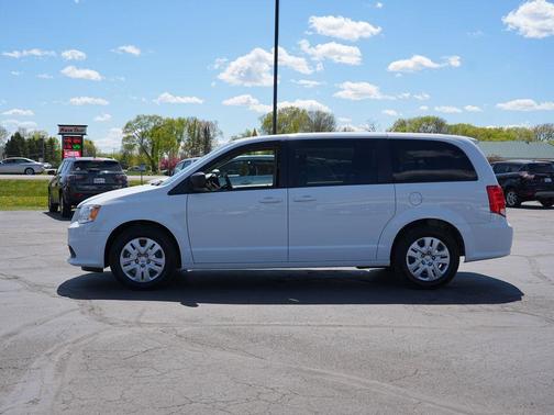 White Knuckle Clearcoat 2018 Dodge Grand Caravan SE