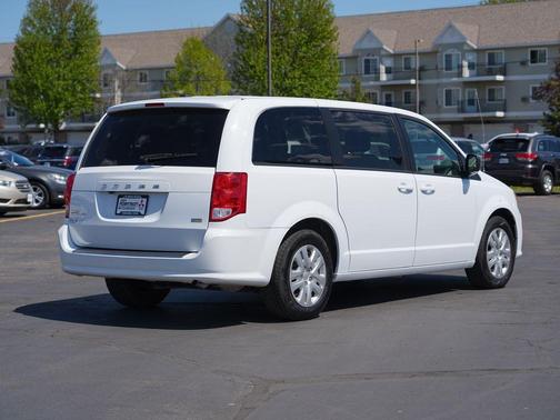 White Knuckle Clearcoat 2018 Dodge Grand Caravan SE