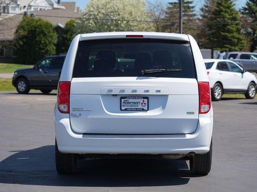 White Knuckle Clearcoat 2018 Dodge Grand Caravan SE