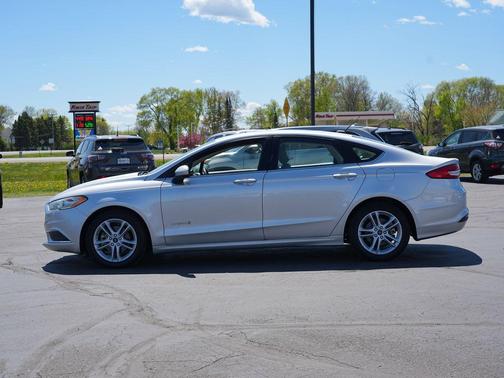 Ingot Silver Metallic 2018 Ford Fusion Hybrid SE