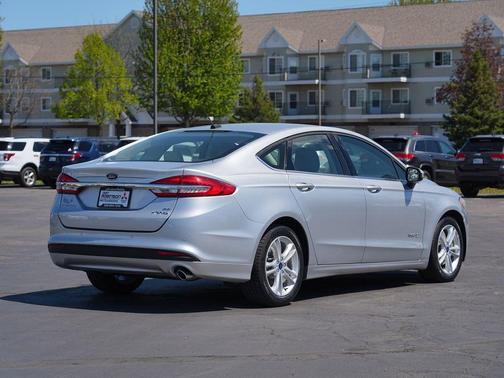 Ingot Silver Metallic 2018 Ford Fusion Hybrid SE