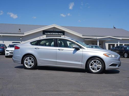 Ingot Silver Metallic 2018 Ford Fusion Hybrid SE