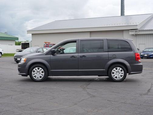 Granite Pearlcoat 2020 Dodge Grand Caravan SE