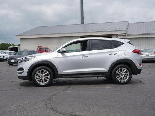 Molten Silver 2018 Hyundai TUCSON SE