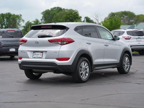 Molten Silver 2018 Hyundai TUCSON SE