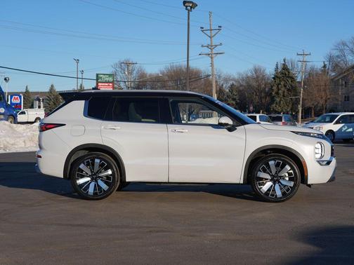 2026 Mitsubishi Outlander SEL