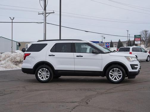 2017 Ford Explorer Base