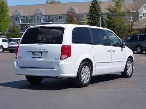 White Knuckle Clearcoat 2017 Dodge Grand Caravan SE
