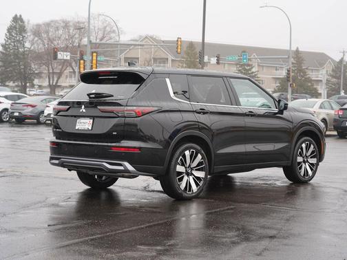 2026 Mitsubishi Outlander SE