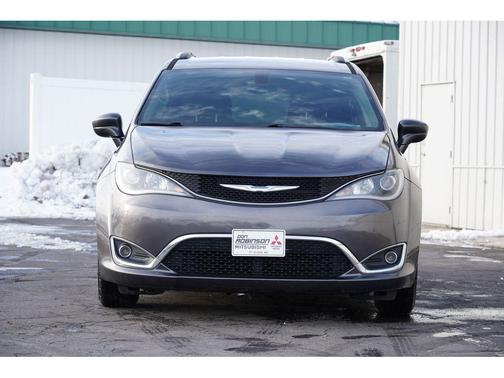 2018 Chrysler Pacifica Touring-L