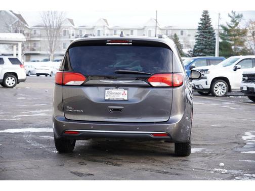 2018 Chrysler Pacifica Touring-L