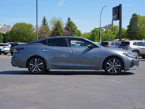 Gun Metallic 2022 Nissan Maxima SV