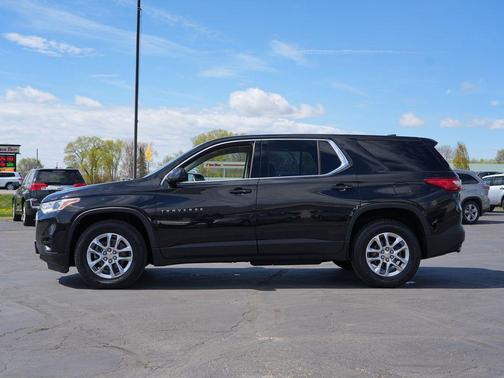 Mosaic Black Metallic 2020 Chevrolet Traverse LS