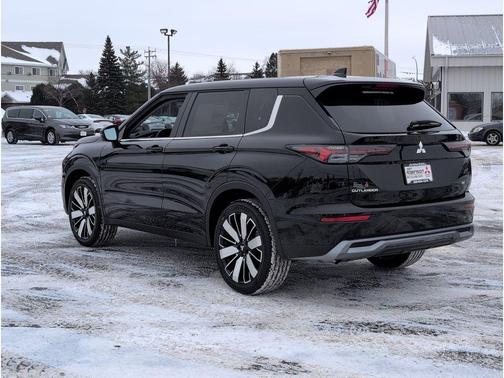 2026 Mitsubishi Outlander SE