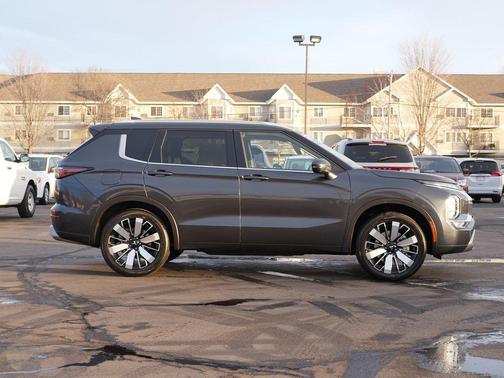 2026 Mitsubishi Outlander SEL