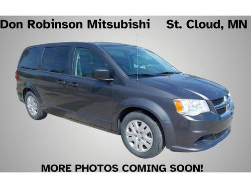 Granite Pearlcoat 2018 Dodge Grand Caravan SE