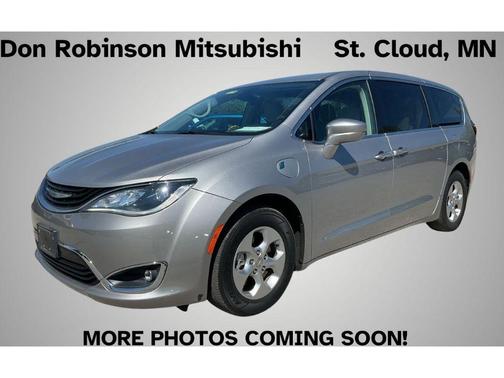 Billet Silver Metallic Clearcoat 2017 Chrysler Pacifica Hybrid Touring Plus